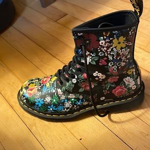 Doc Martens 1460 Pascal Floral Boots